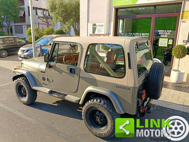 JEEP Wrangler SAHARA 2.5 BENZINA ASI