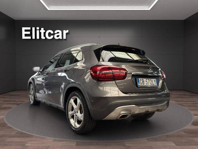 MERCEDES-BENZ GLA 200 Sport