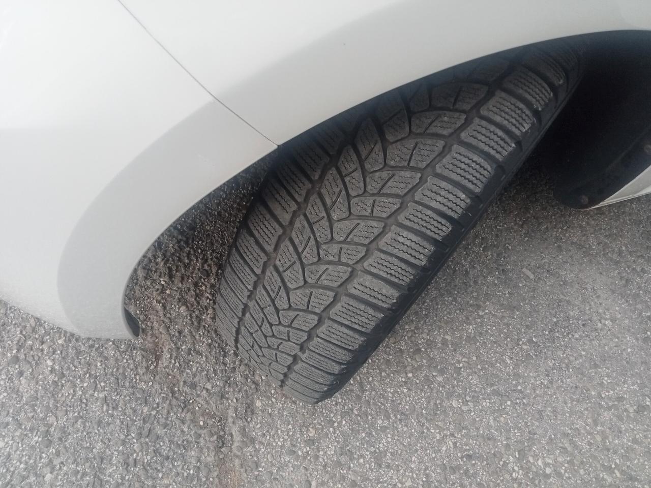 Volkswagen up! 1.0 75 CV 5p. Cambio automatico OK Neopatentati