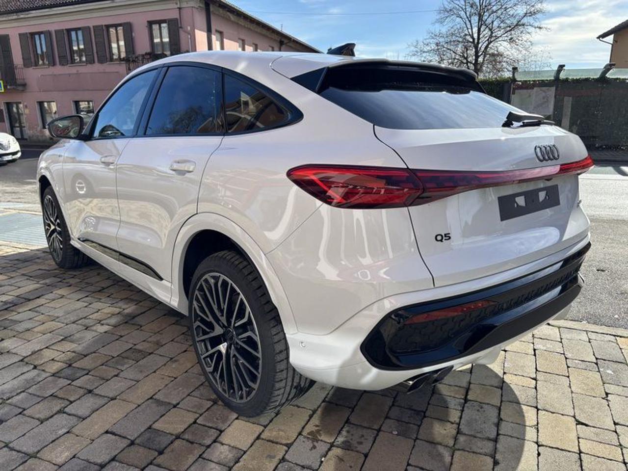 Audi Q5 SPB 40 TDI 204 CV quattro S tronic Identity Black