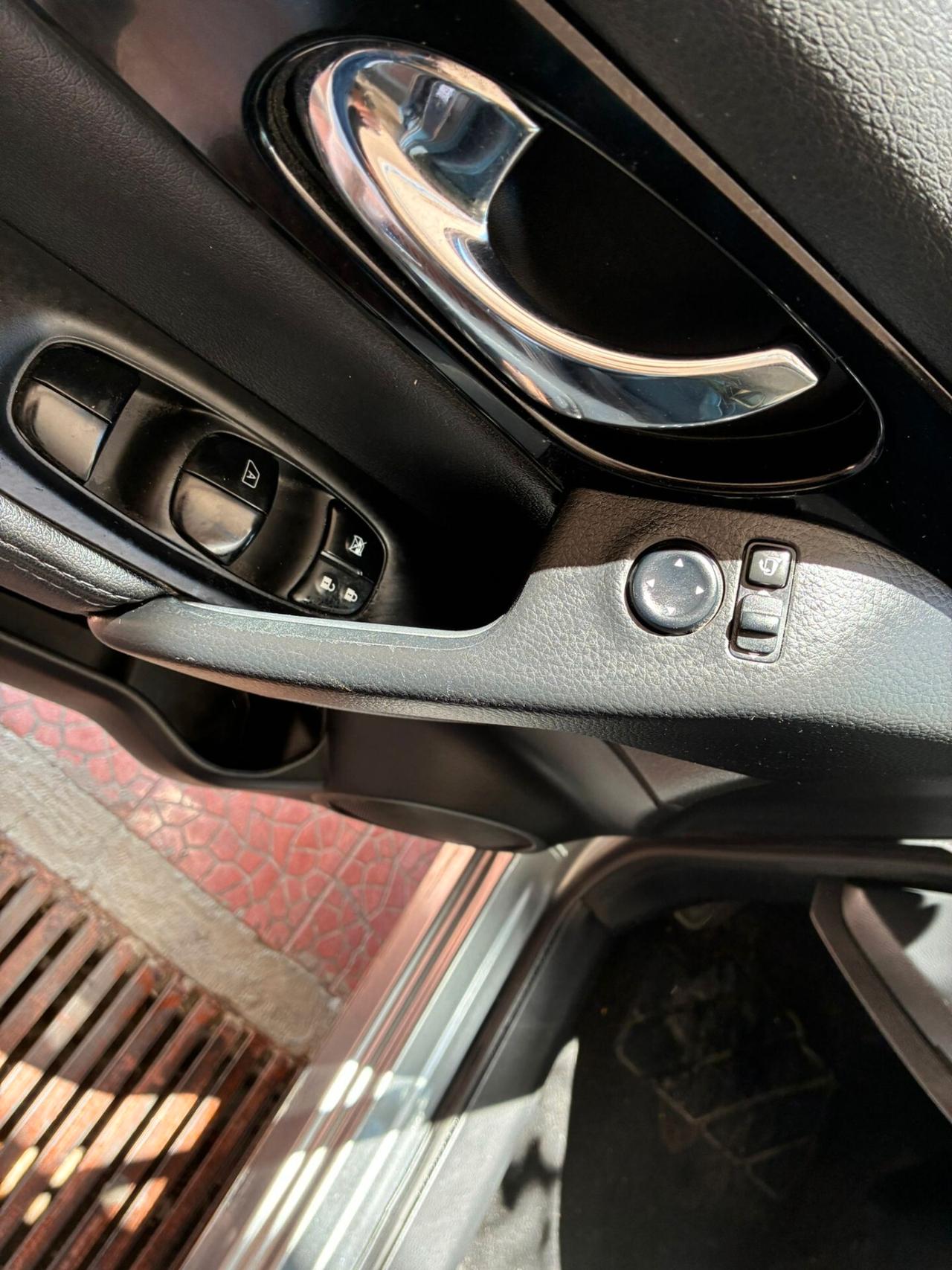 Nissan Qashqai1.5dCi Tekna navi telecamera-16