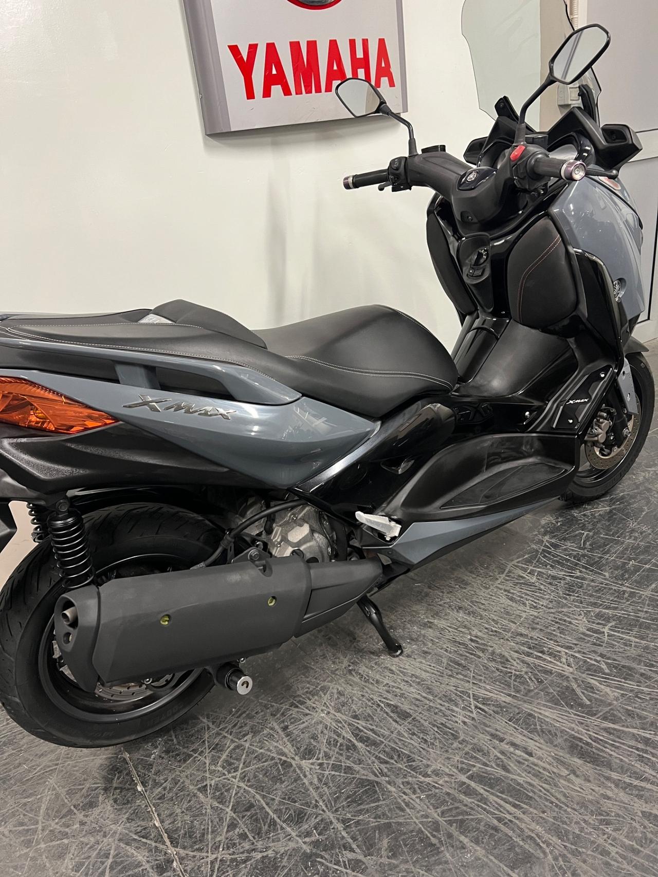 Yamaha X-Max 300 Tech max
