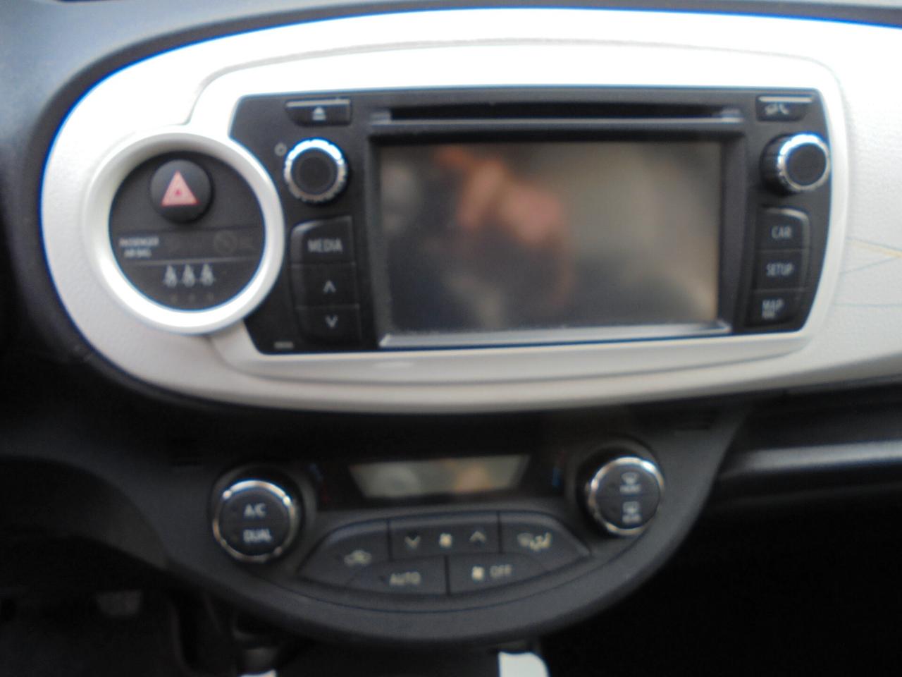 TOYOTA YARIS 1.4 D-4D 5P LOUNGE – UNIPROPRIETARIO-