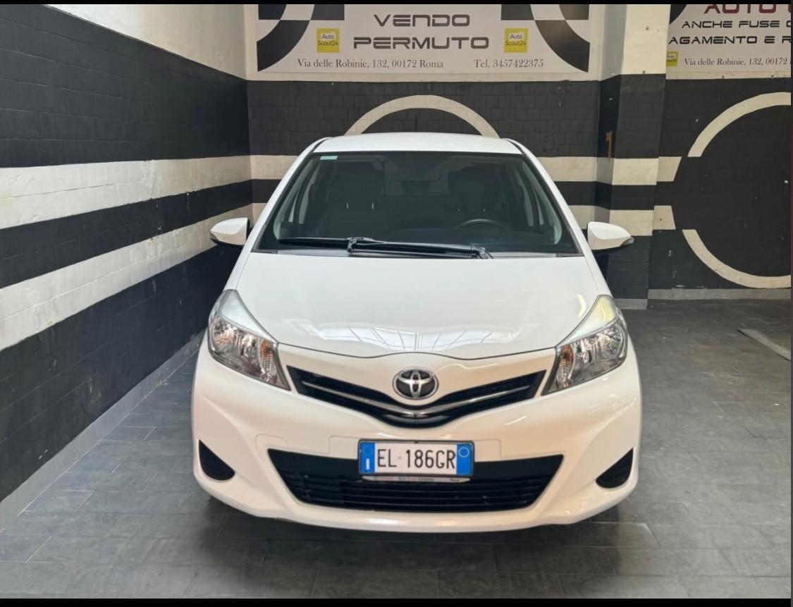 Toyota Yaris 1.0 5 porte Lounge