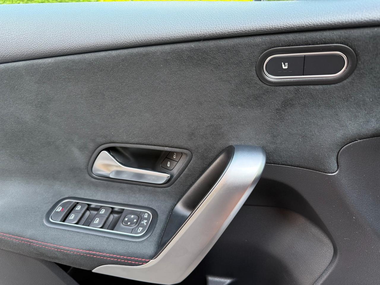 Mercedes-benz A 220 AMG Line Premium 4matic / Hybrid auto