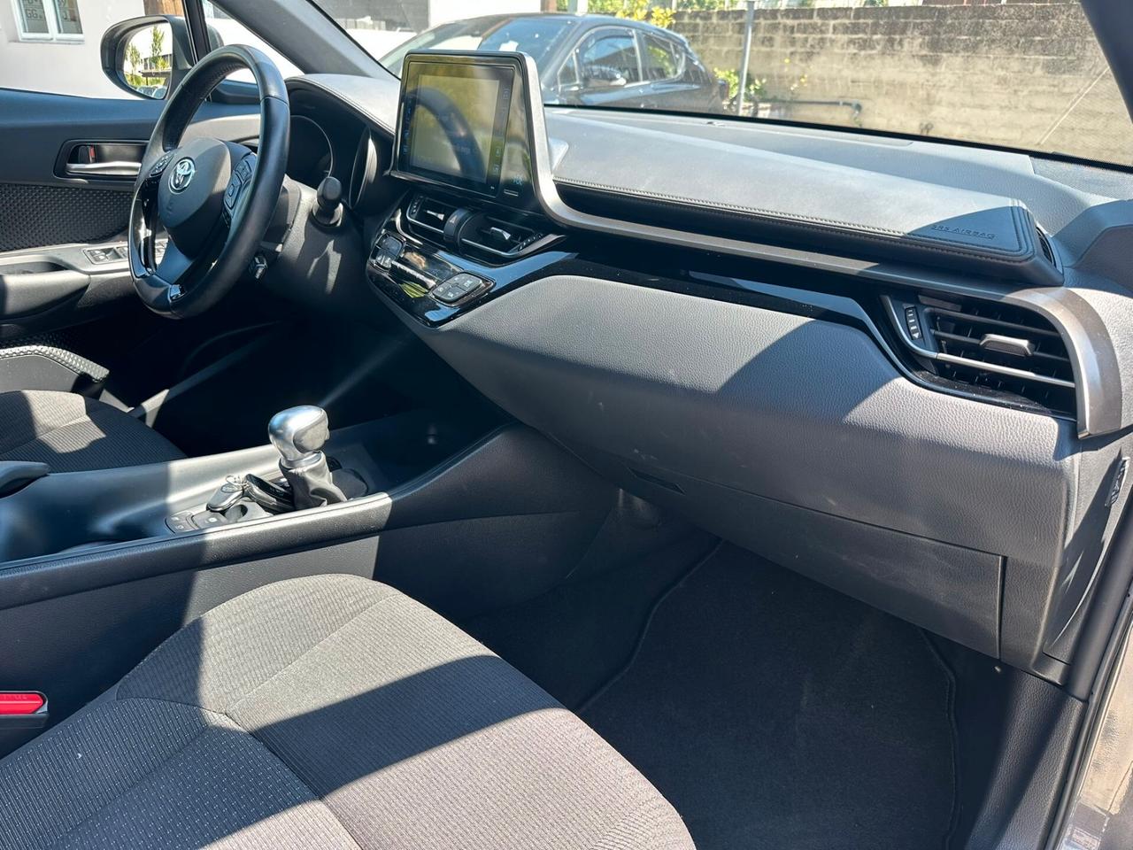 Toyota C-HR 1.8 Hybrid E-CVT Active