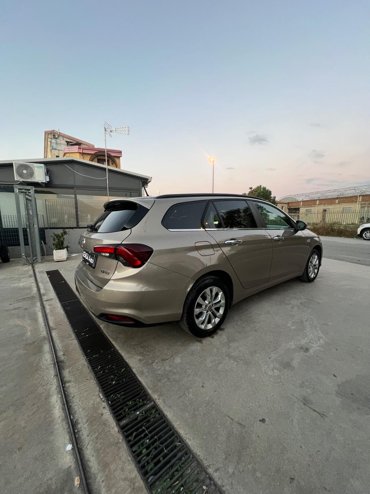 Fiat Tipo 1.6 Mjt S&S DCT SW Lounge