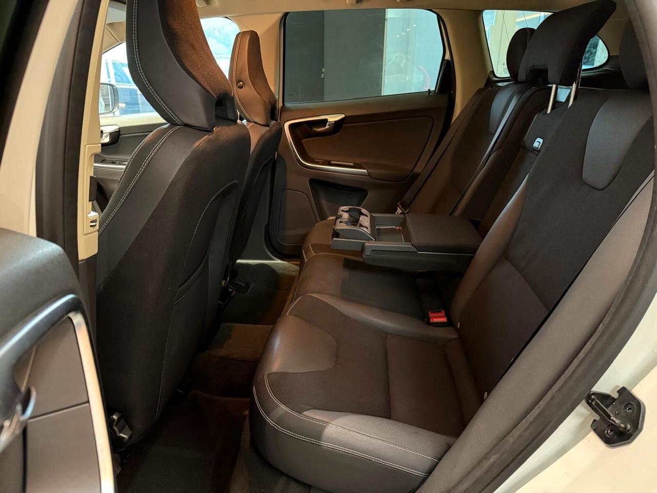 Volvo XC60 2.4 D 175 CV FWD Geartronic Kinetic