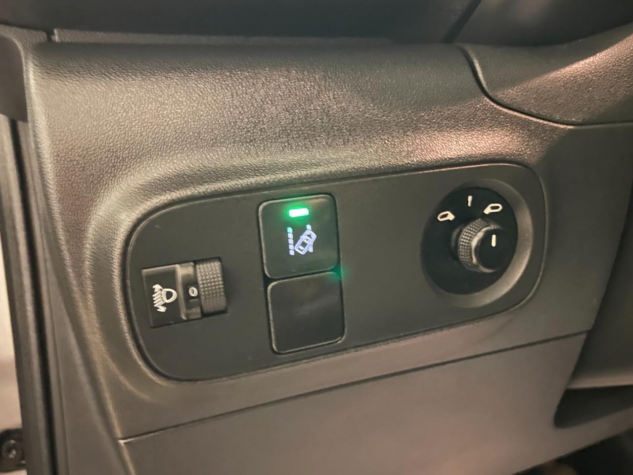 Citroen C31.2 82 CV PureTech Shine Full Cinghia+tagliando Neopatentati