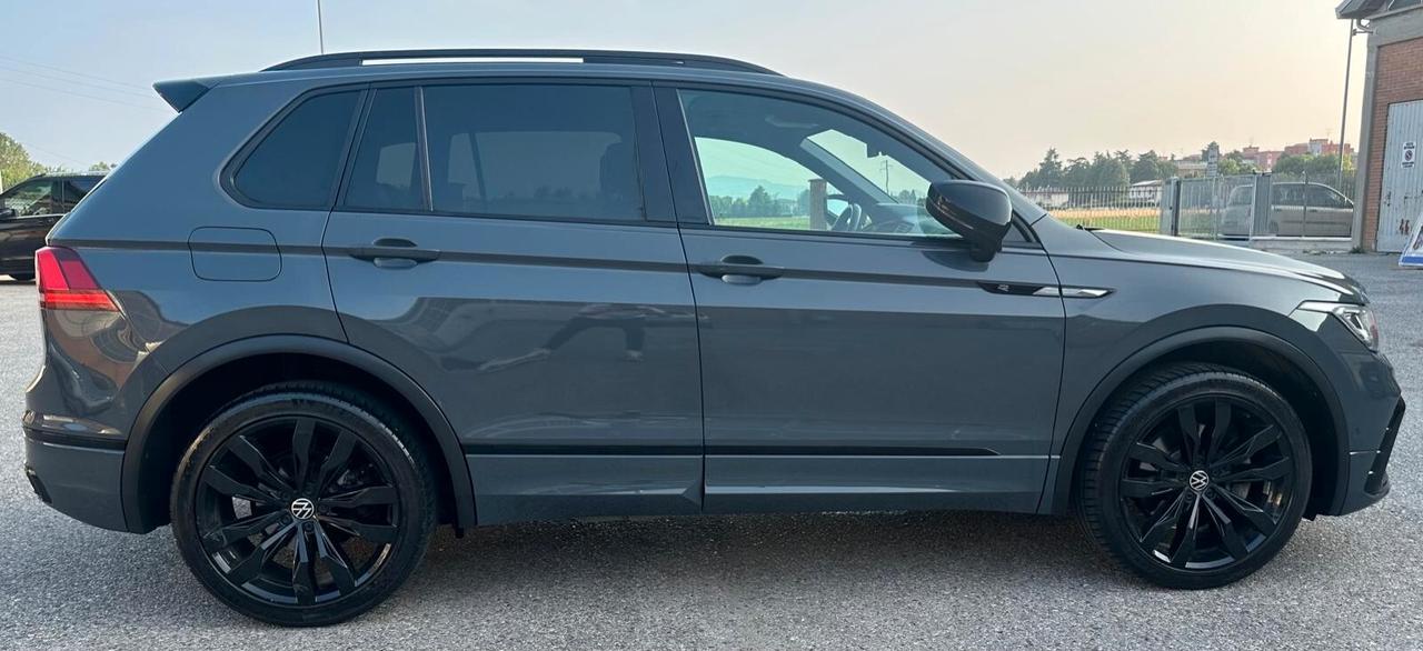 Volkswagen Tiguan 2.0 TDI 200 CV SCR DSG 4MOTION R-Line TETTO APRIBILE SEDILI IN PELLE TOTALE