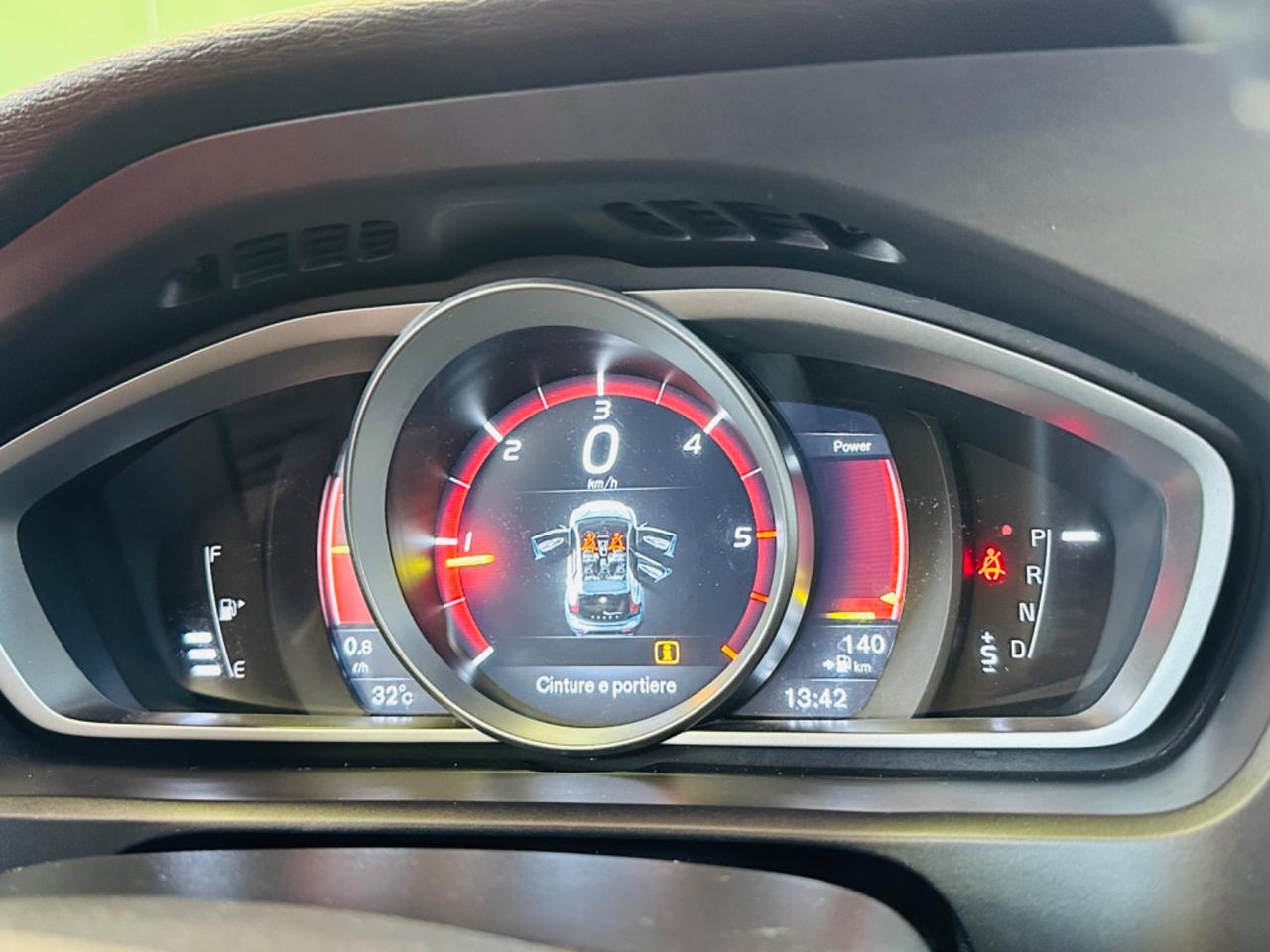 Volvo V40 2.0d 120CV Geartronic R-design