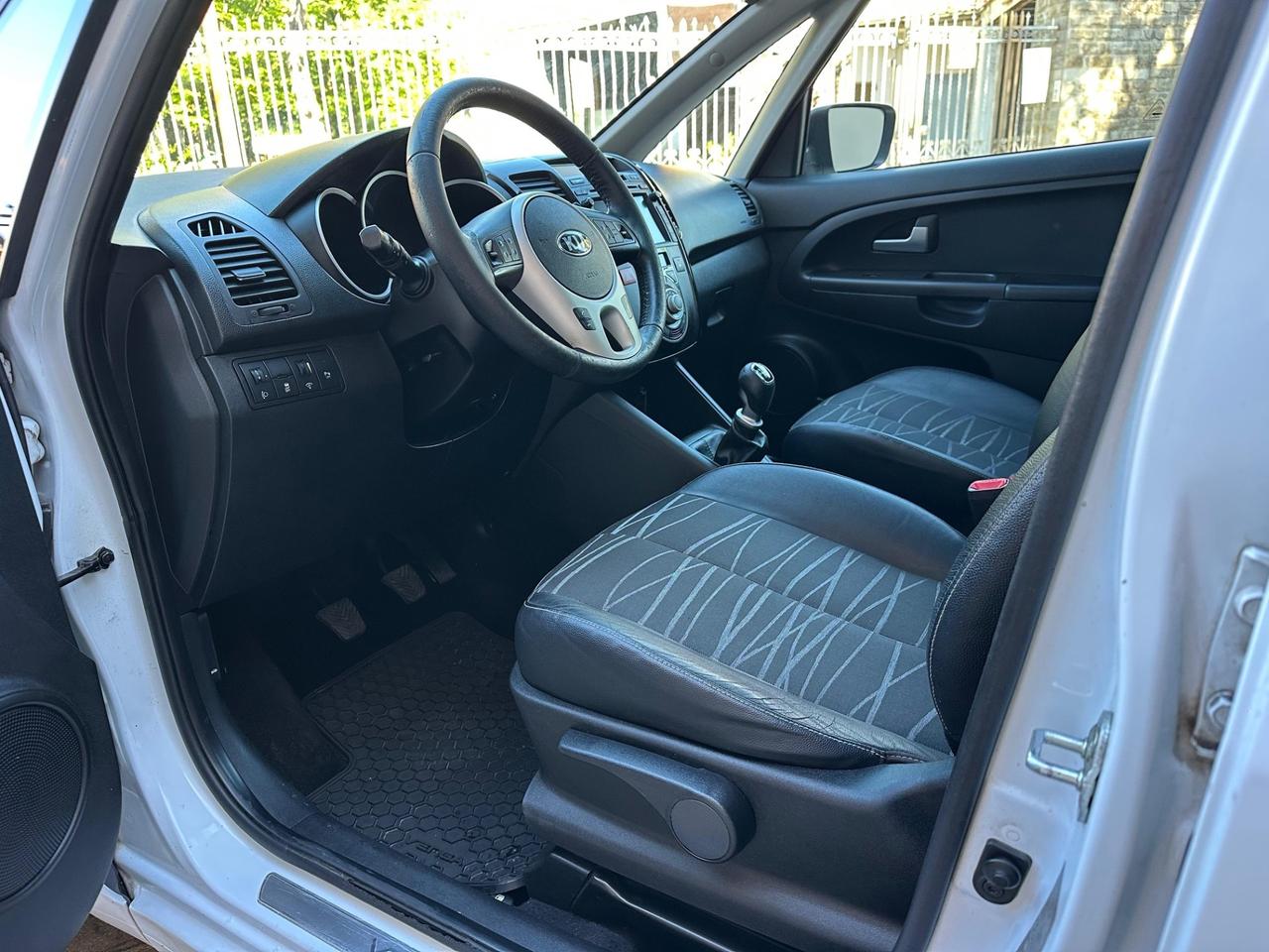 Kia Venga 1.4 CVVT Cool. 79000 KM