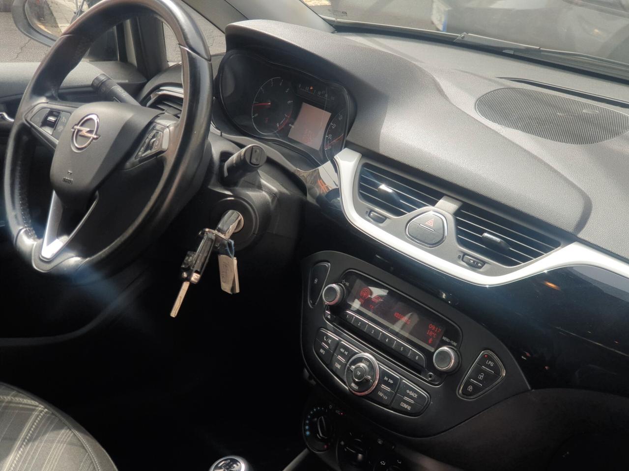 Opel Corsa 1.4 90CV GPL Tech Coupé b-Color