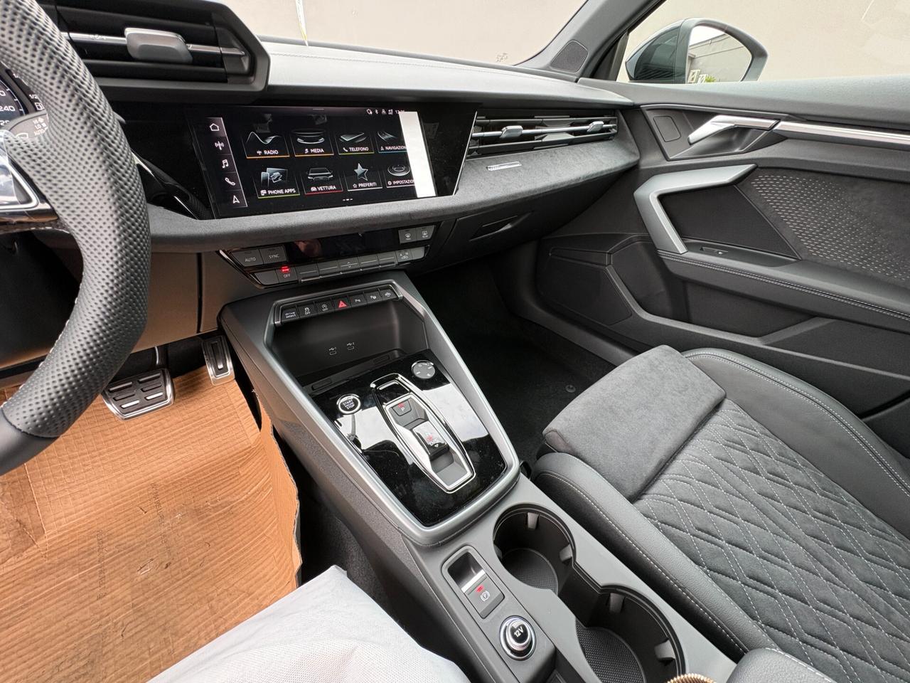 NEW Audi A3 SPORTBACK IDENTITY BLACK TDI 110 kW S tronic line edition TETTO APRIBILE