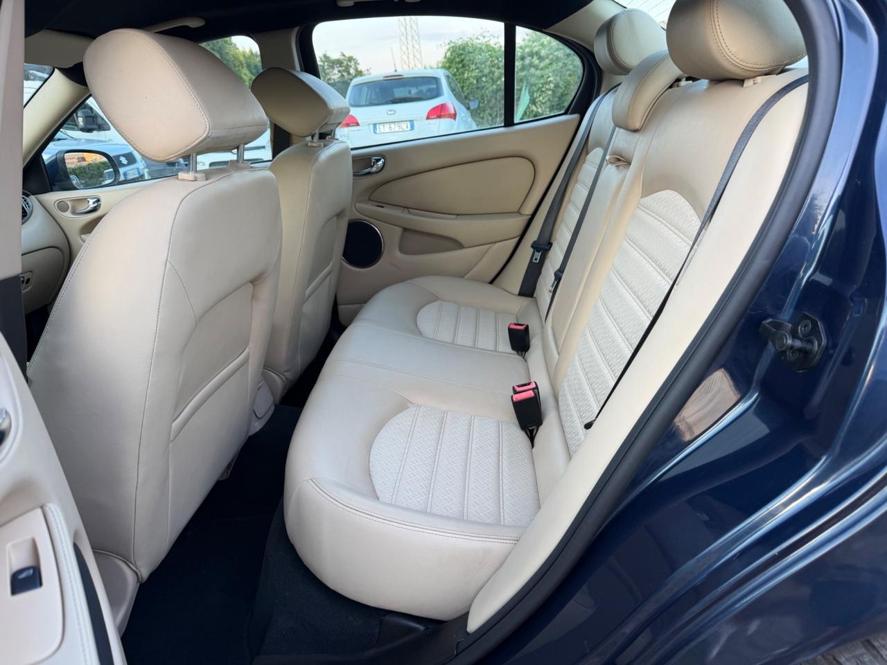 Jaguar X-Type 2.2D cat aut. Premium Luxury 90.000km 2010
