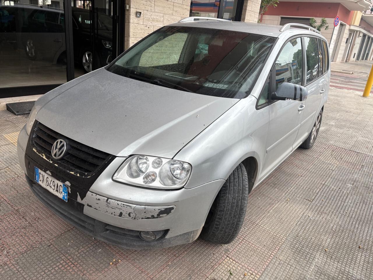Volkswagen Touran 1.9 105CV 7 POSTI