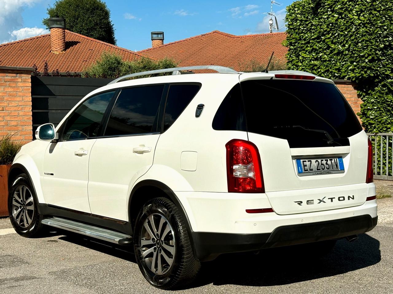 SSANGYONG REXTON 2.0D aut. 4x4 -7POSTI-2015