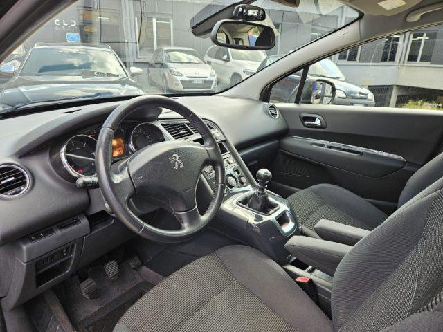 PEUGEOT 5008 1.6 HDi 115CV 7POSTI