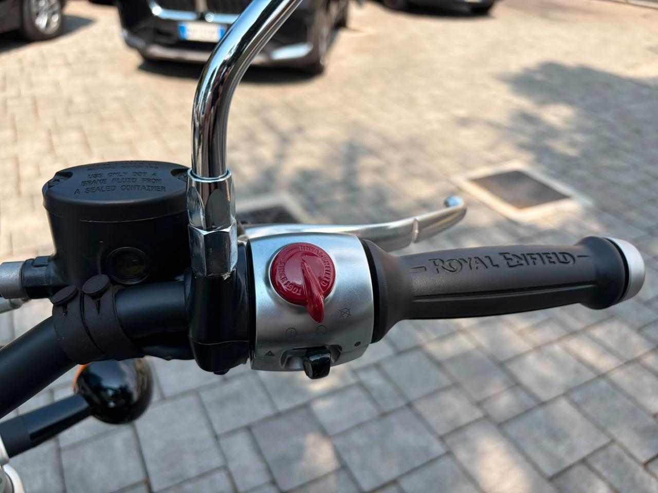 Royal Enfield Super Meteor Pari al nuovo ..SUPER ACCESSORIATA