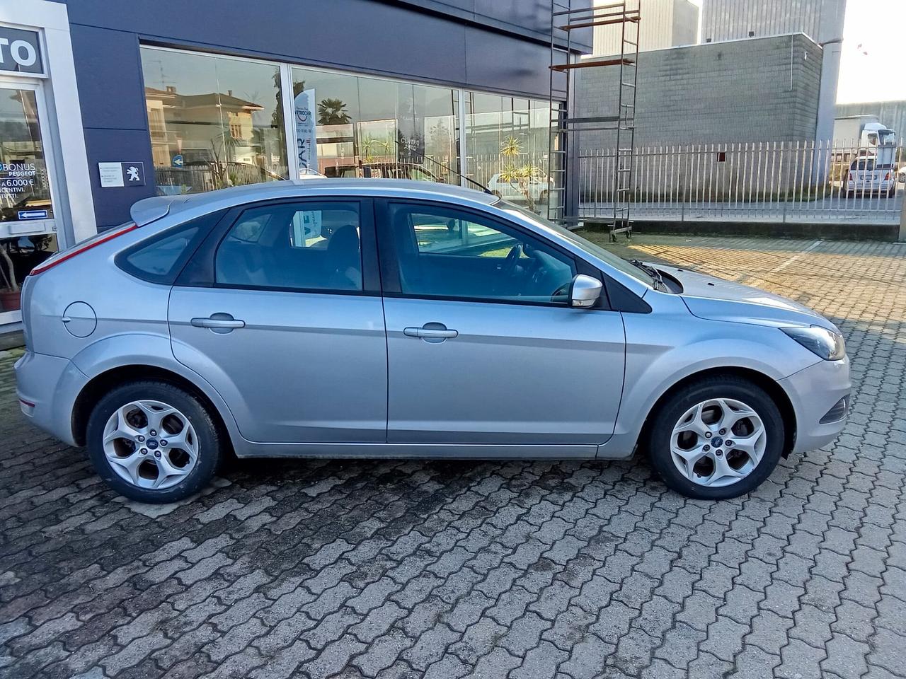 Ford Focus 1.6 (115CV) 5p. Bz.- GPL Ikon