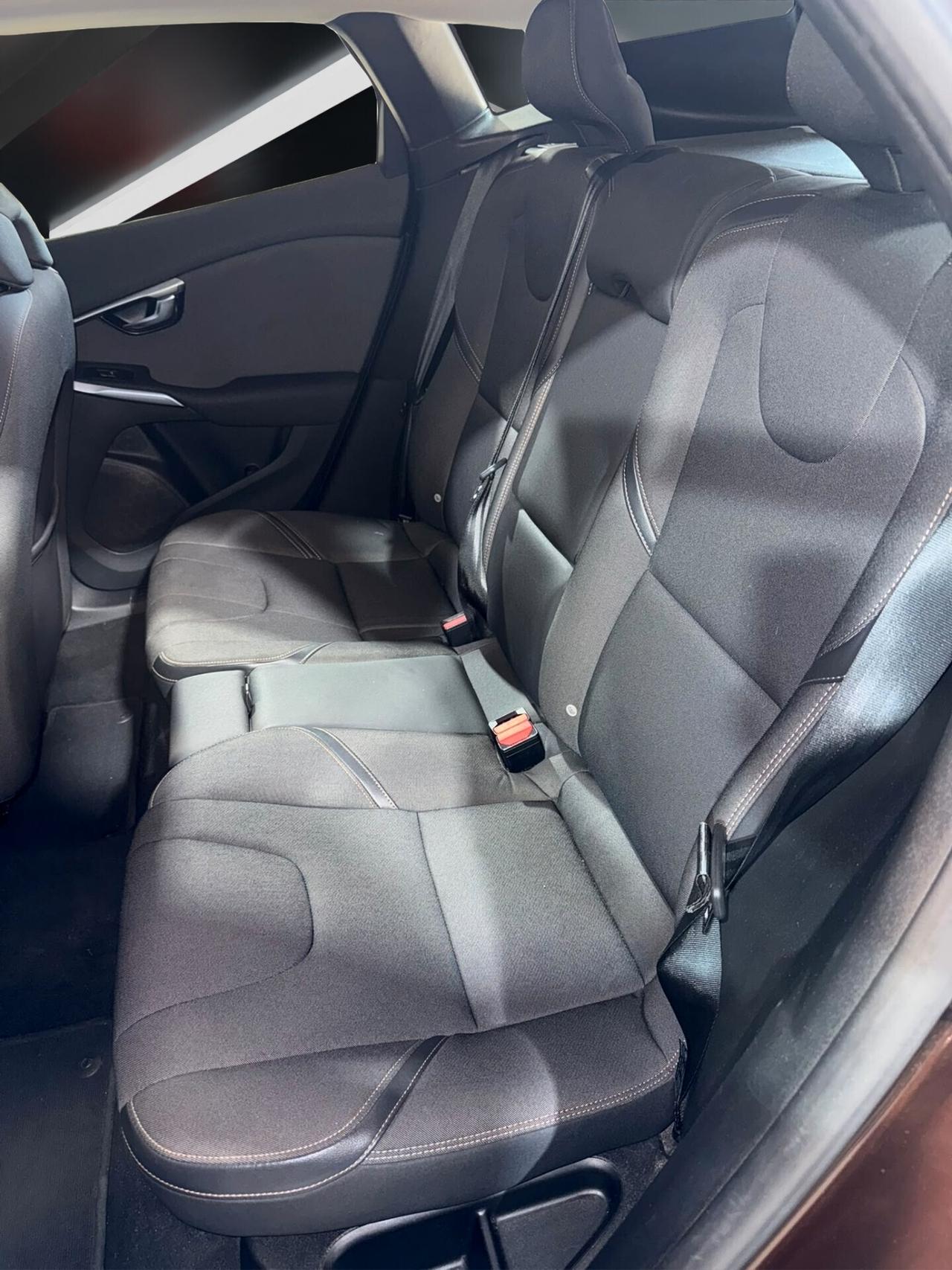 Volvo V40 Cross Country D2 2.0 d2 Momentum geartronic