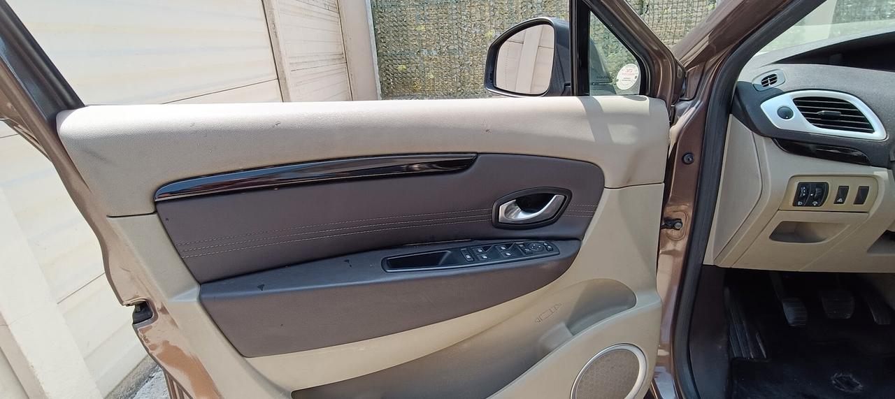 Renault Scenic Scénic 1.4 TCe Luxe 7 POSTI BENZINA 158 MILA KM!!!