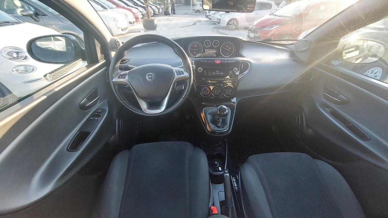 Lancia Ypsilon 1.2 69 CV 5 porte 2014