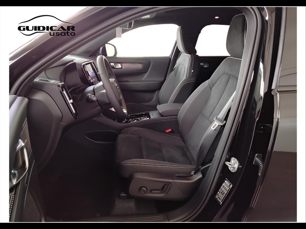 VOLVO XC40 2023 - XC40 2.0 b3 Plus Black Edition auto