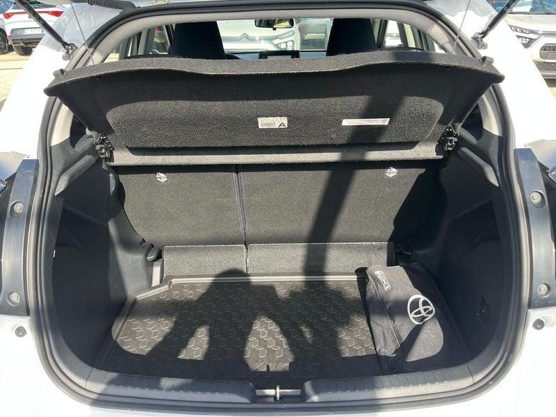 Toyota Yaris Yaris 1.0 5 porte Active