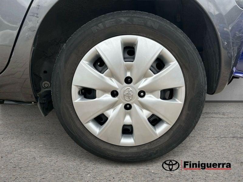 Toyota Yaris II 2005 5p 1.3 dual Sol