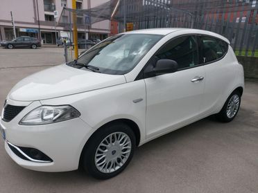 LANCIA Ypsilon 1.2 69 CV 5 porte GPL Ecochic Gold