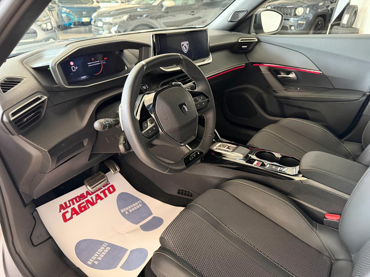 Peugeot 2008 Hybrid 145 e-DCS6 GT KM 9000 2025 Bicolor