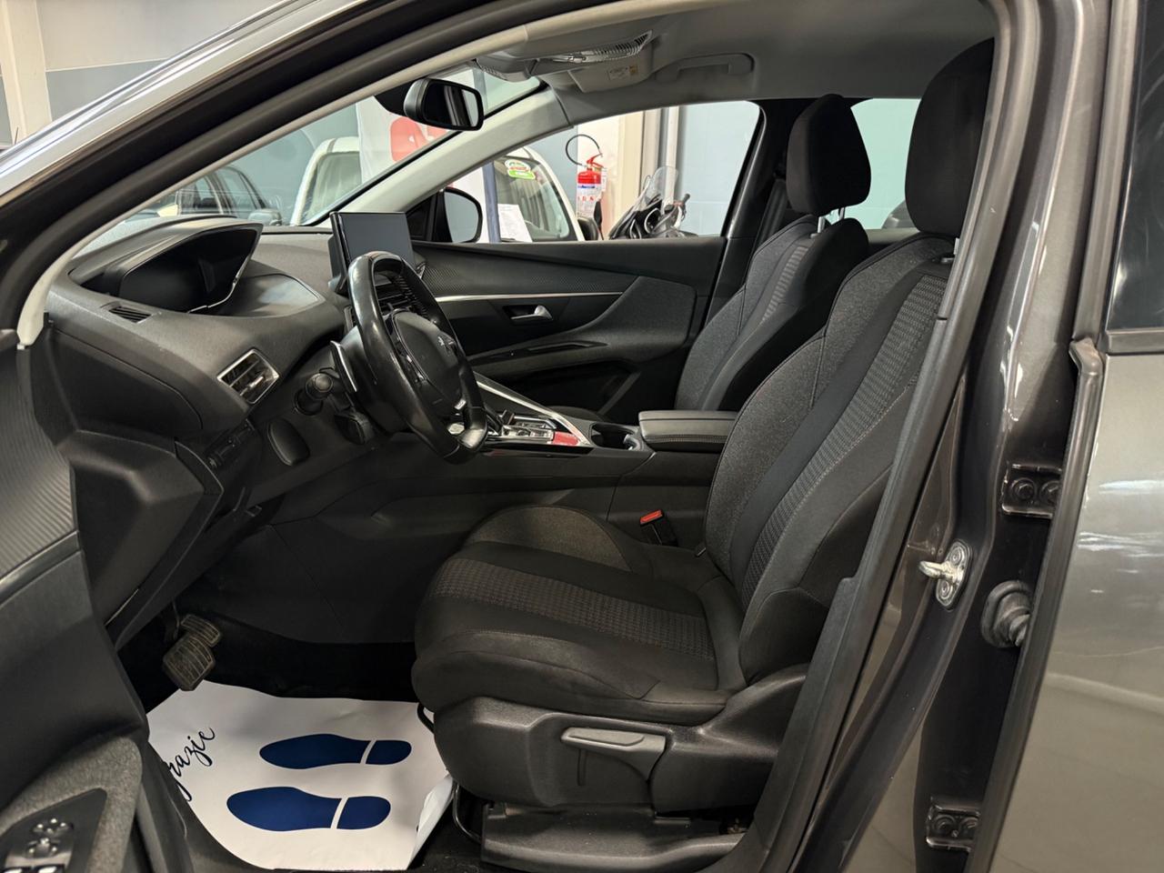 Peugeot 3008 BlueHDi 130 S&S EAT8 Allure (N1)