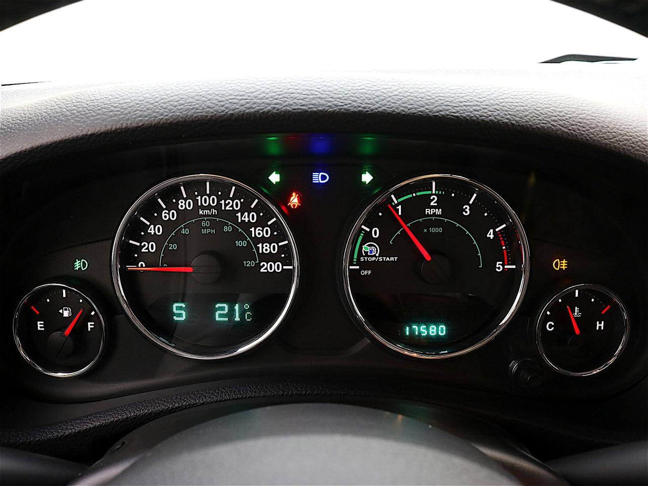 Jeep Wrangler 2.8 CRD 200CV DPF Sport