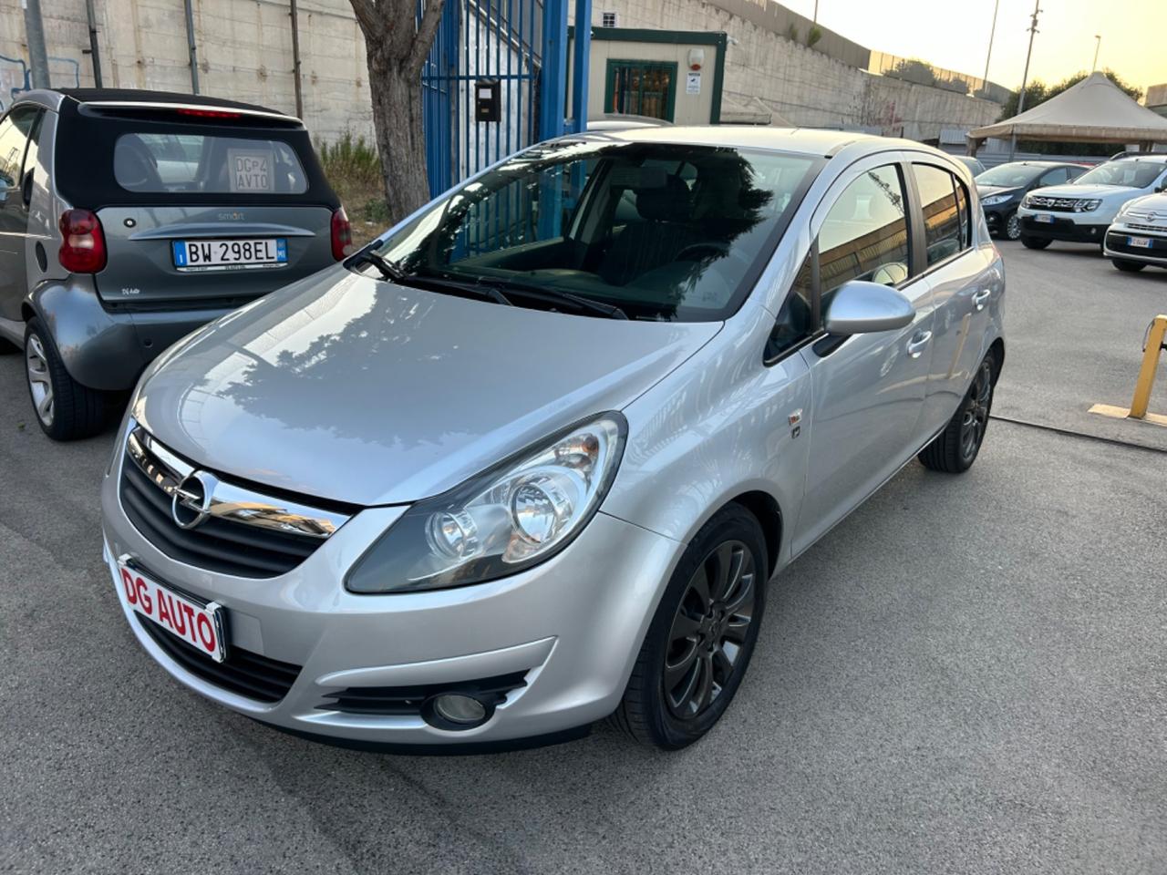 Opel Corsa 1.2 benzina 85 cavalli 2011