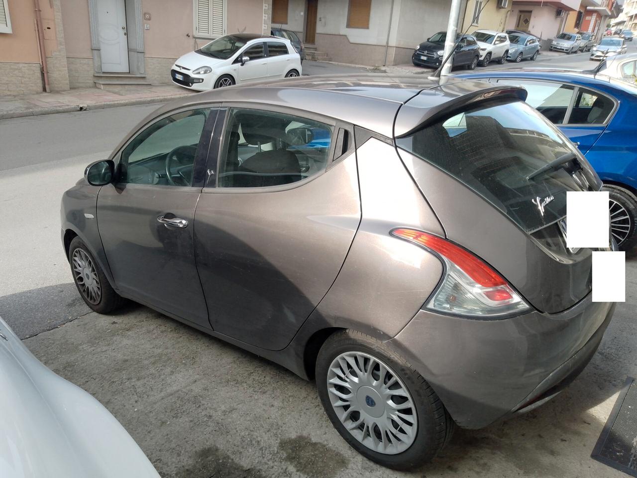 Lancia Ypsilon 1.3 MJT 16V 95 CV 5 porte S&S Silver