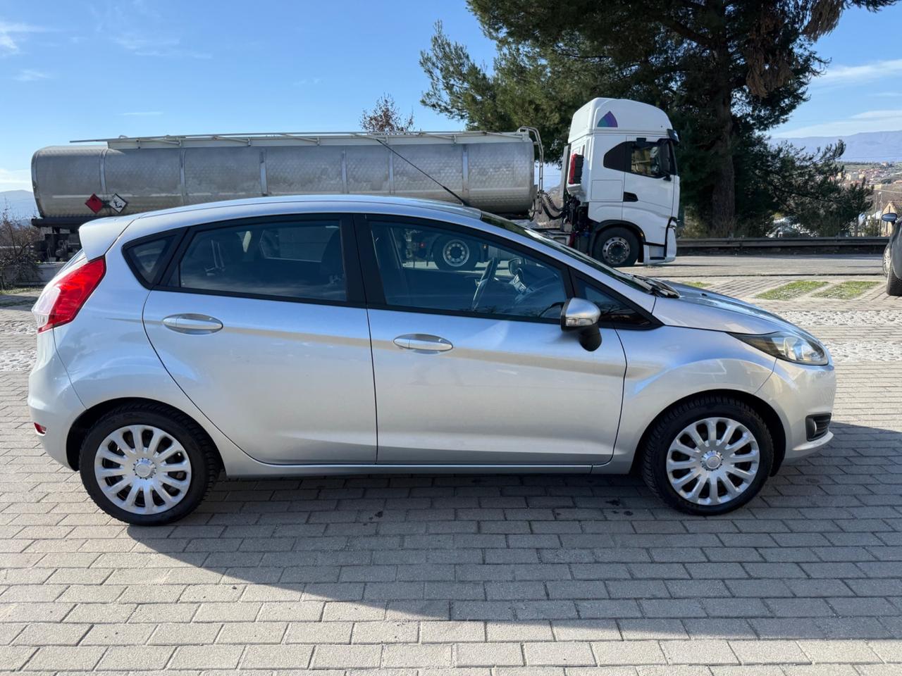Ford Fiesta 1.5 TDCi 75CV 5 porte Titanium