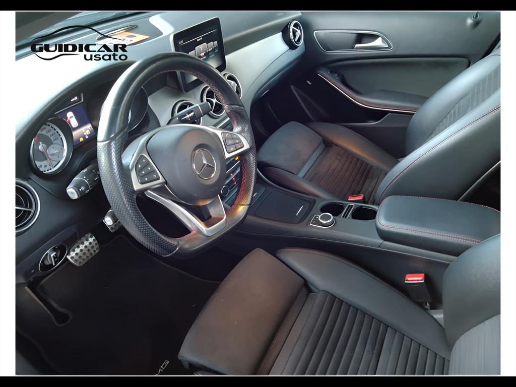 Mercedes-Benz GLA-X156 2014 - GLA 220 d Premium 4matic 177cv auto