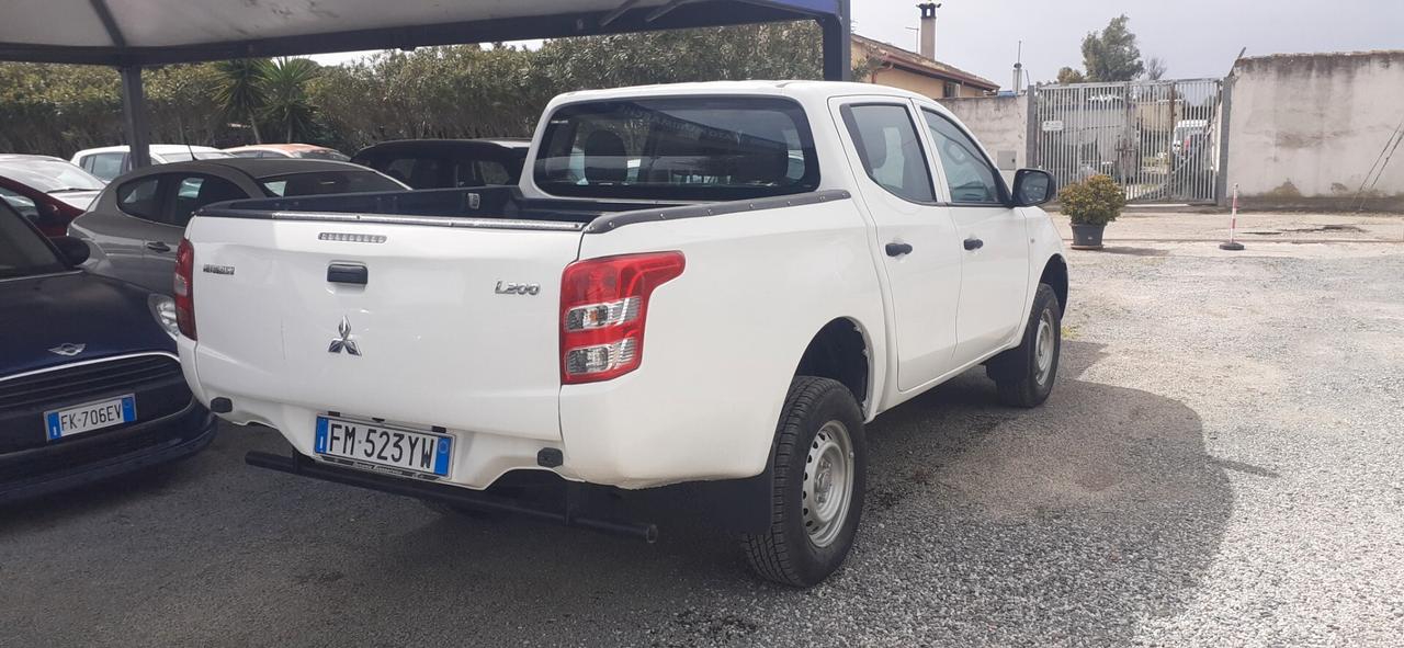 Mitsubishi L200 2017 - 2.4D 4X4 Lb automobili