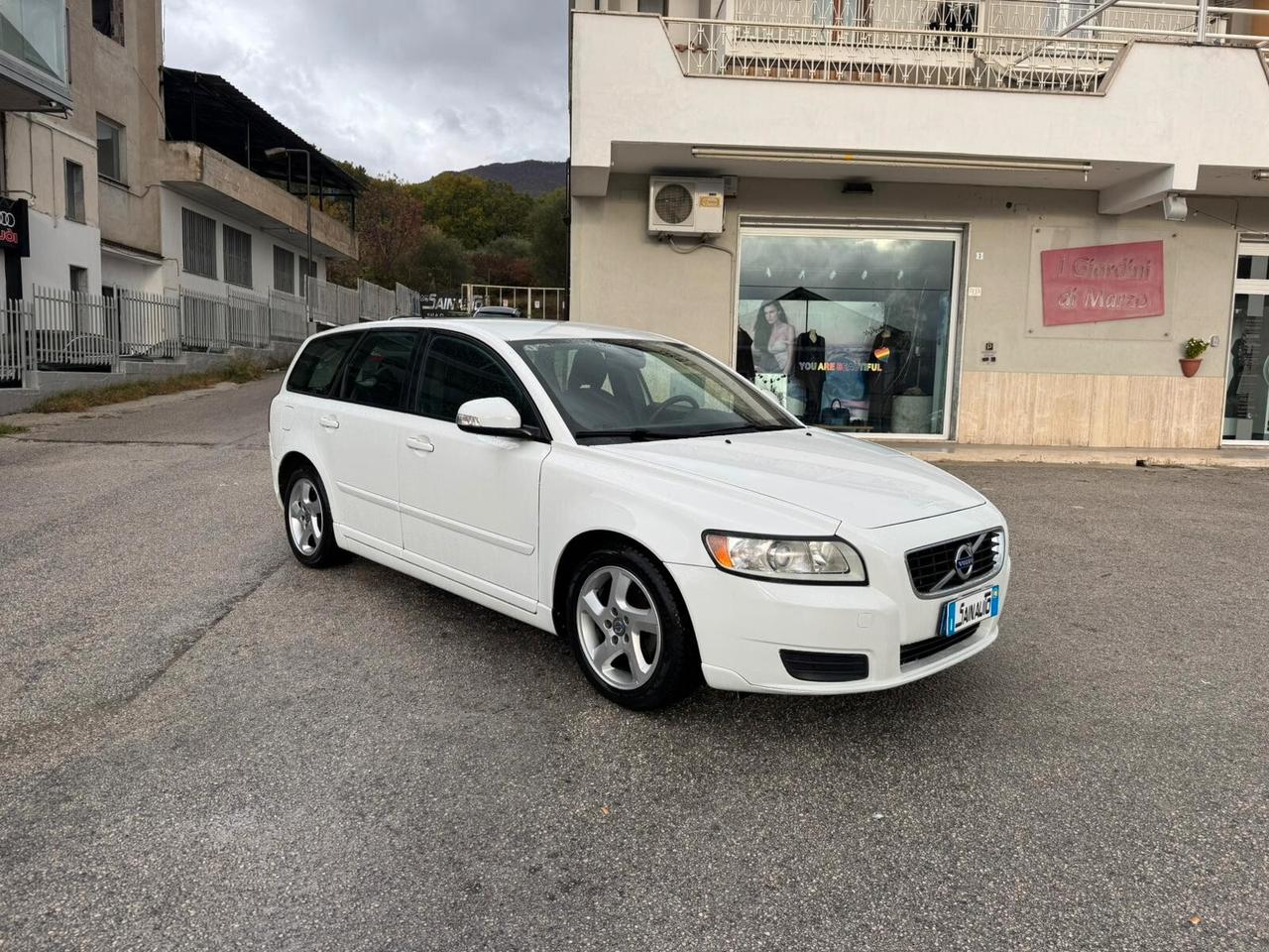 Volvo V50 D2 R-design GARANZIA