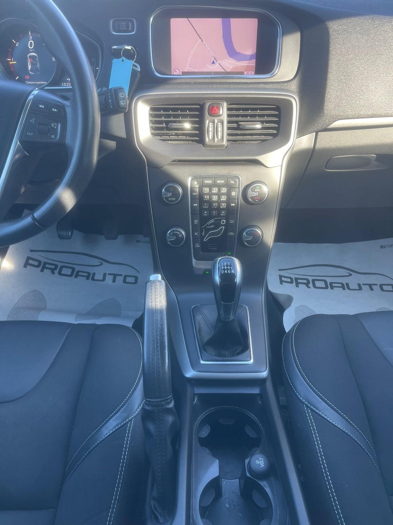 Volvo V40 D2 R-design