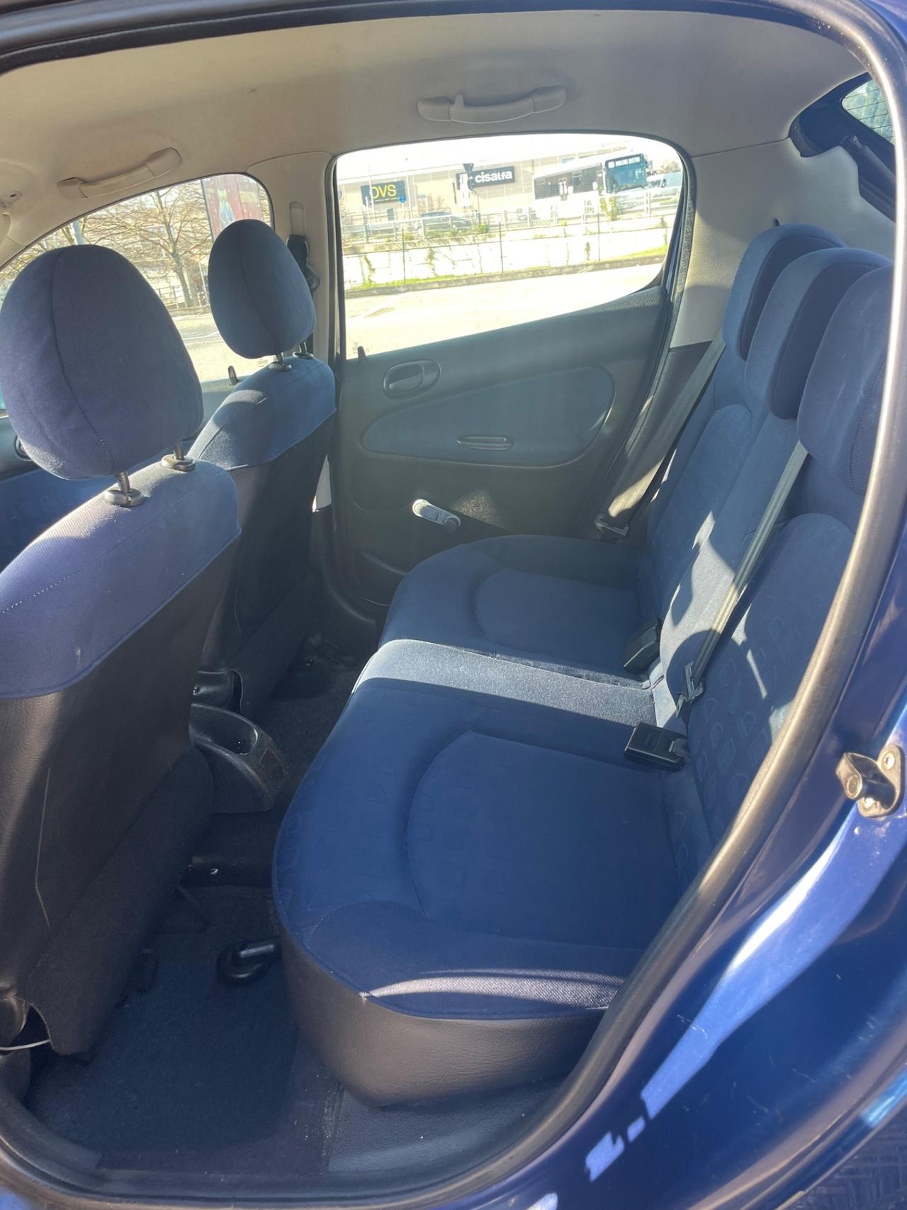 PEUGEOT 206 1.1 BENZINA NEOPATENTATI 113.000 KM 2002