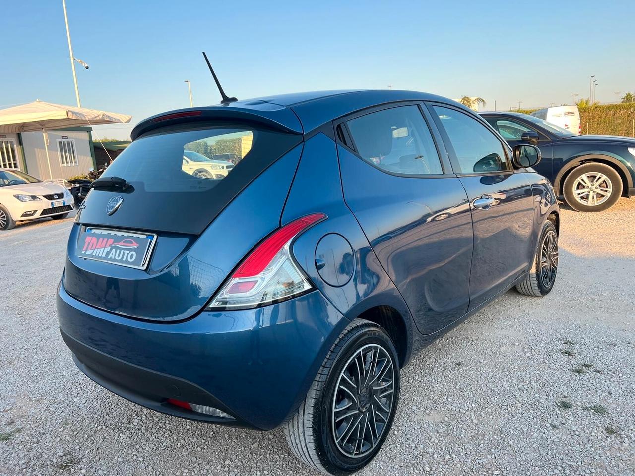 Lancia Ypsilon 1.0 FireFly 5 porte S&S Hybrid UnYca