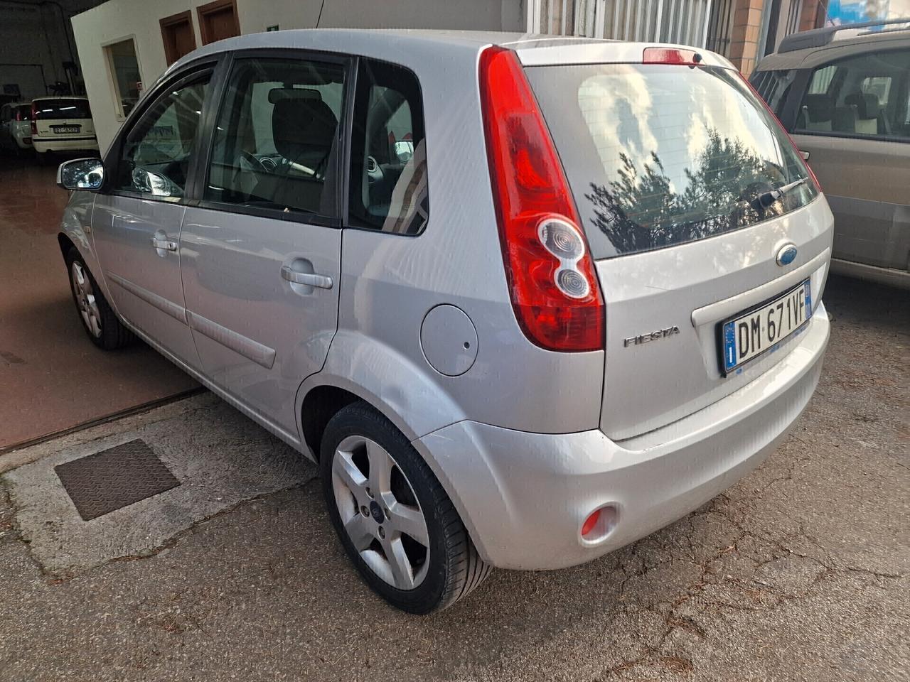 Ford Fiesta 1.4 16V 3p. Ghia