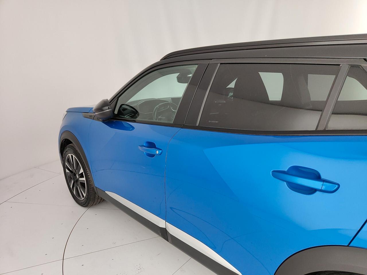 Peugeot 2008 motore elettrico 136 CV GT Pack
