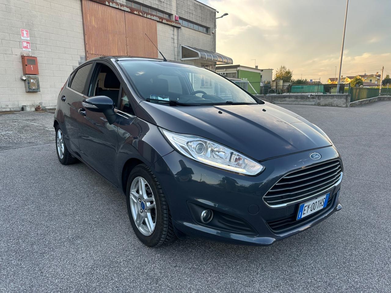 Ford Fiesta 1.5 TDCi 75CV 5 porte Neopatentati