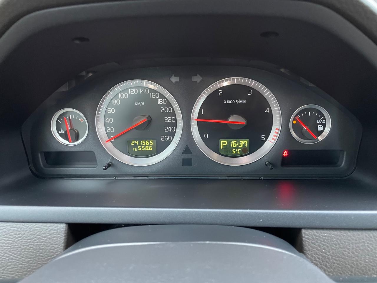 Volvo XC 90 XC90 2.4 D5 185 CV aut. AWD Executive* 7 posti *