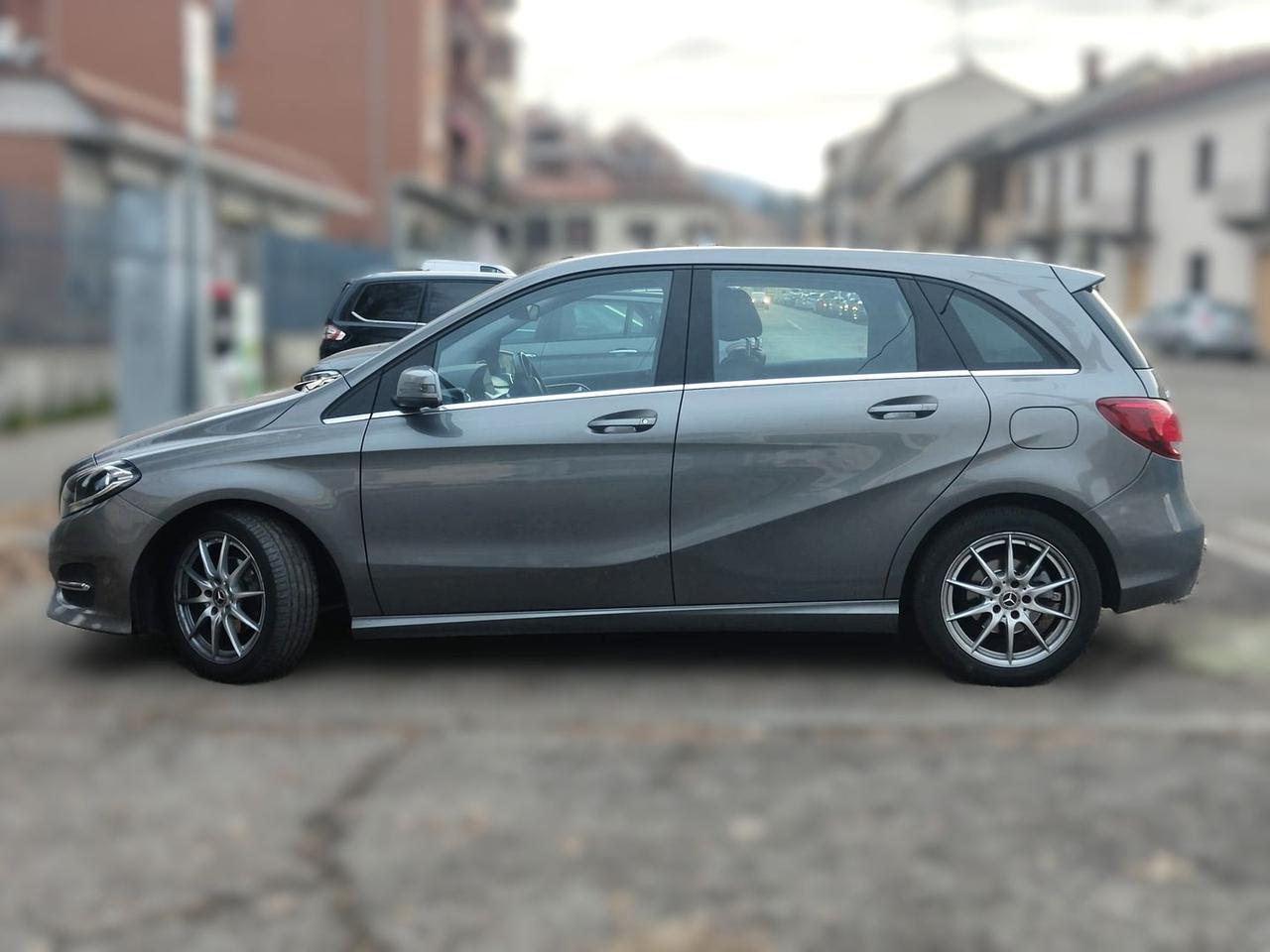 Mercedes-Benz B 180 Premium #8628