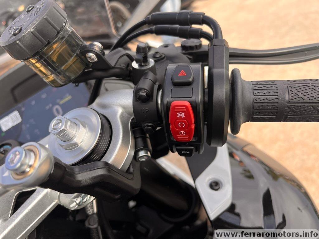Cf Moto 675 sr-r piccolo mostriciattolo a 75 euro al mese senza anticipo