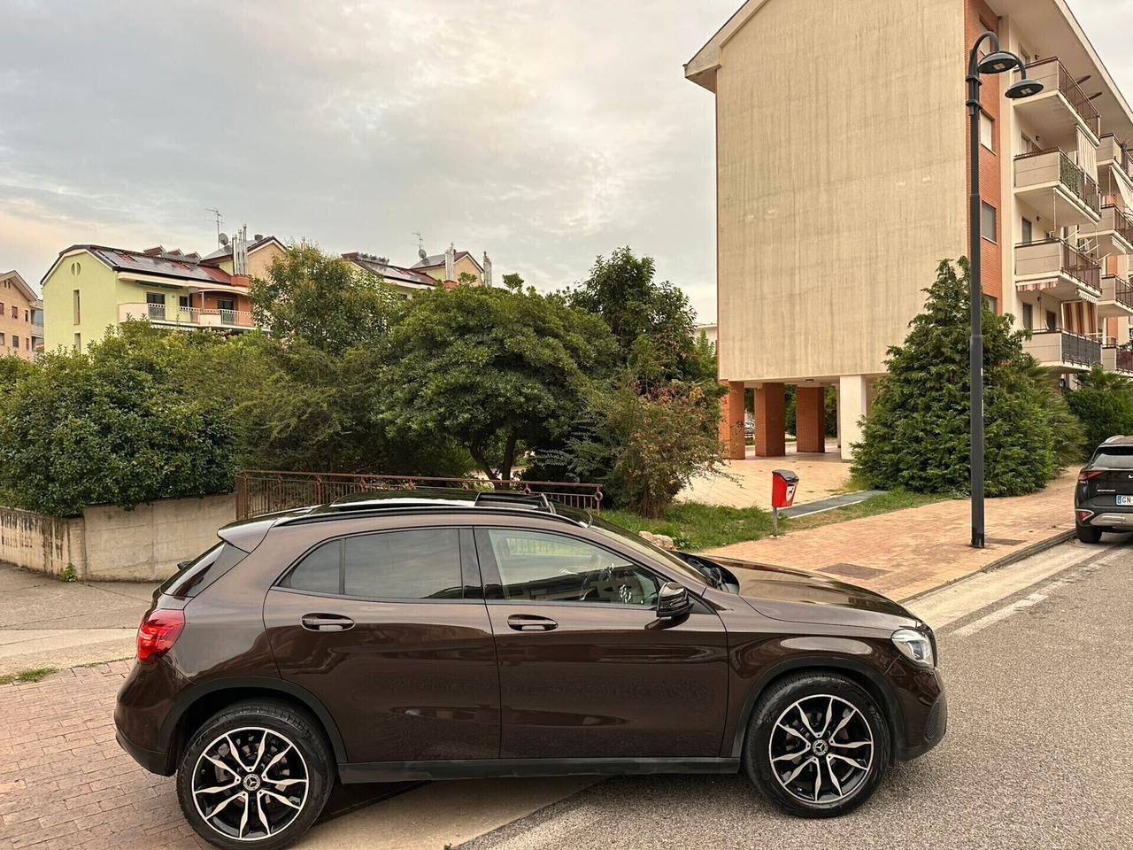 Mercedes-benz GLA 200 d Automatic Premium